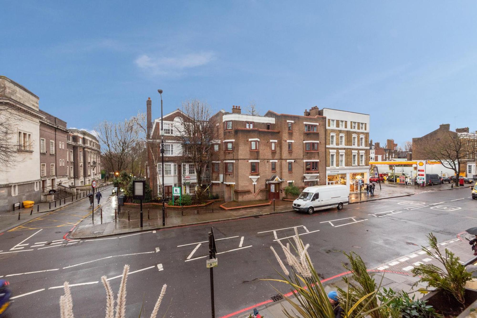 Two Bedroom Duplex In Angel High Street Appartement *