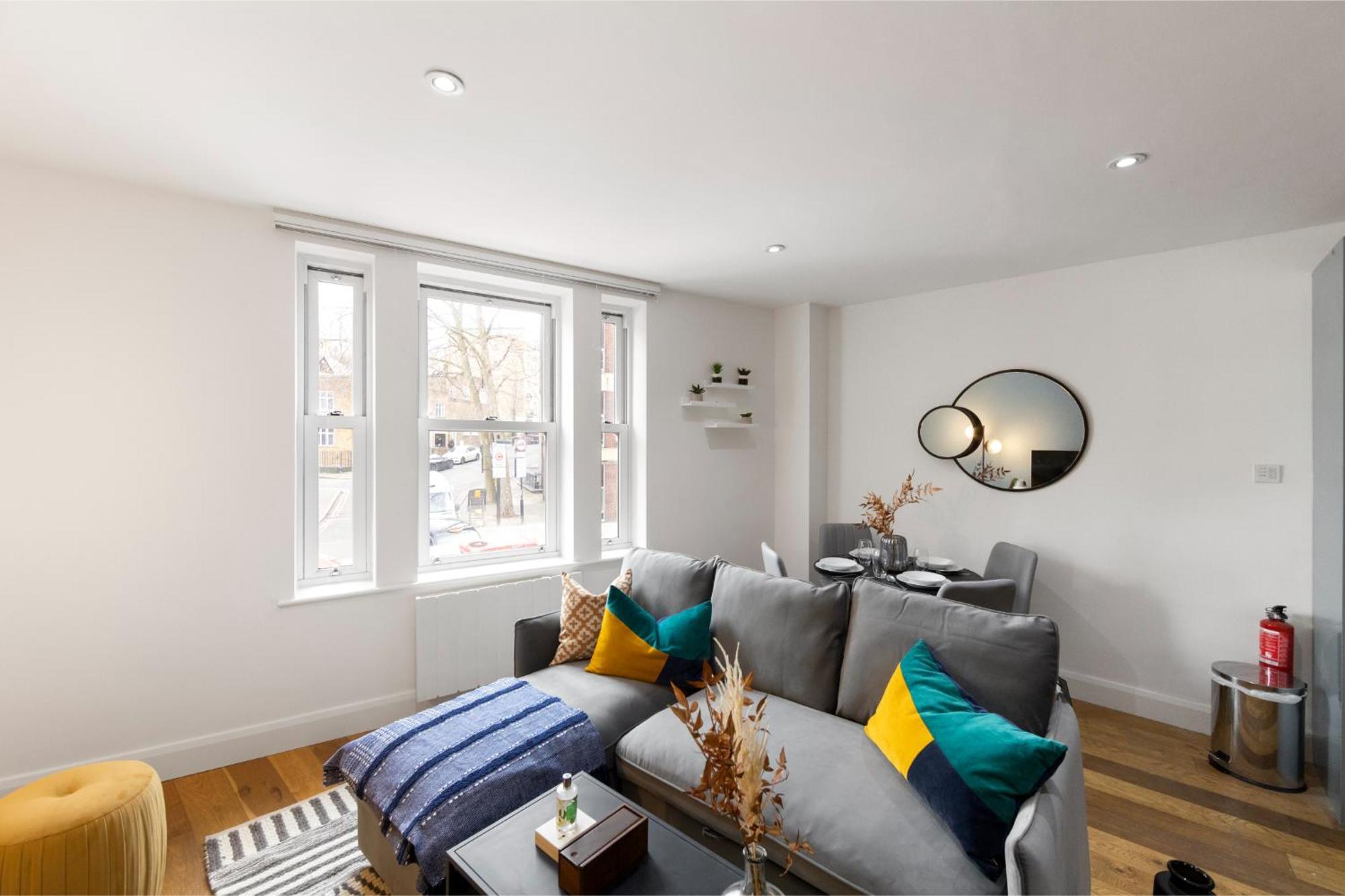 Tranquil Flat With Outdoor Space - Prime Location! Appartement