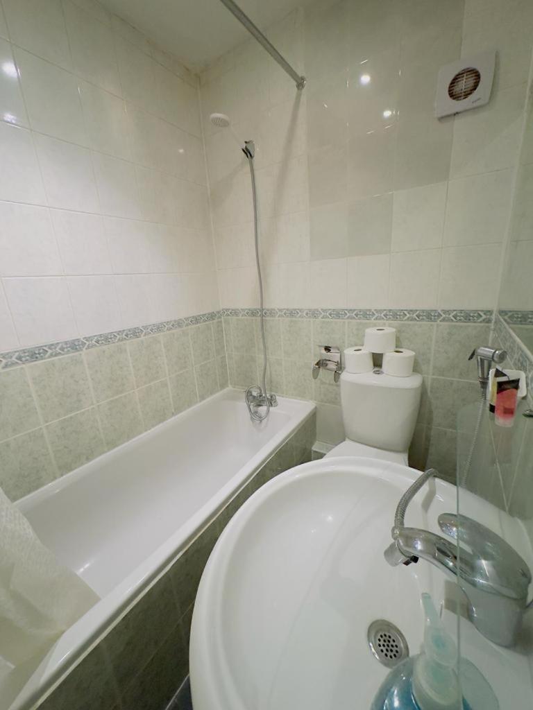 Bright Budget Studio In Central * London
