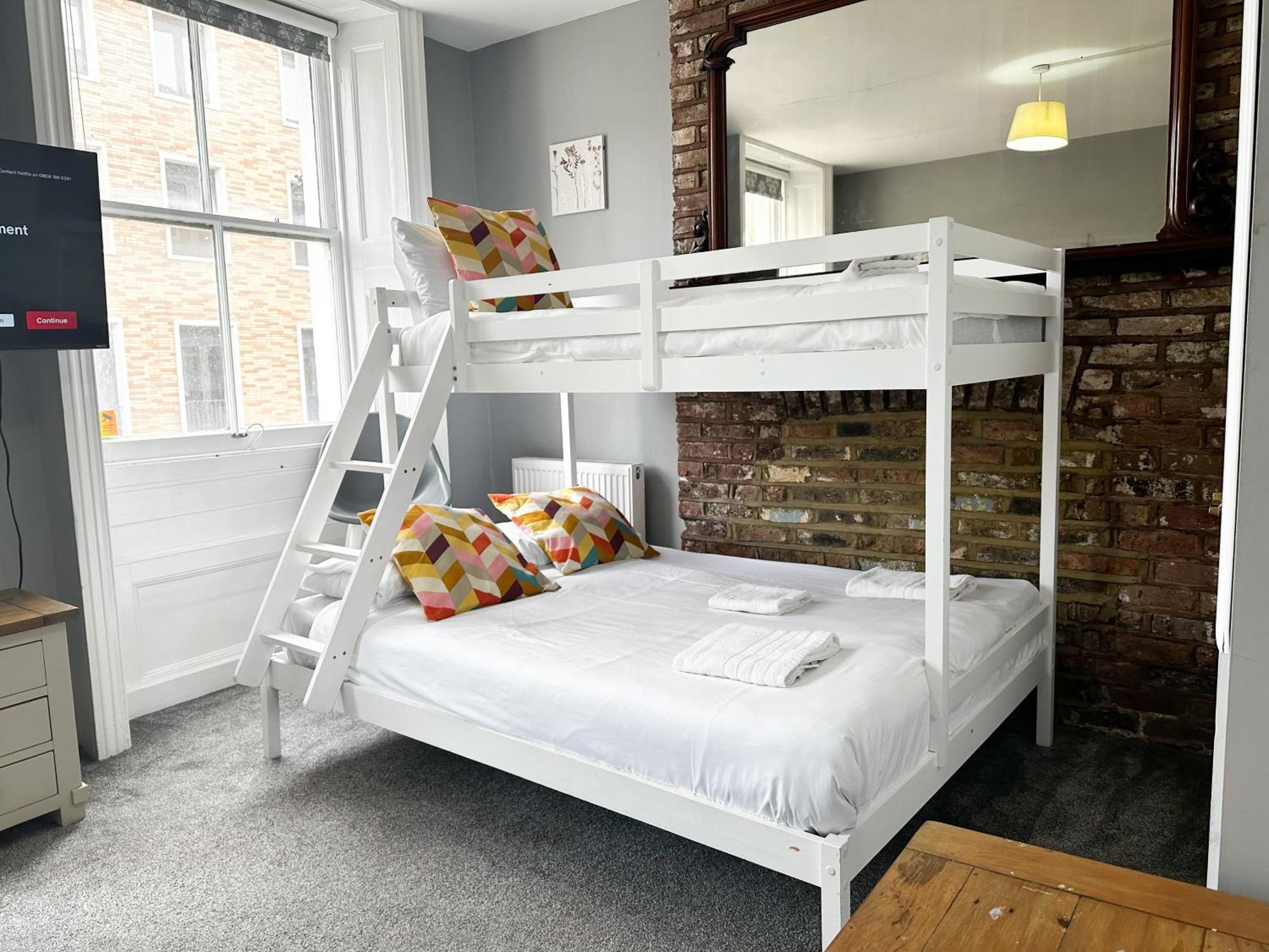Guest house In Oxford Street London