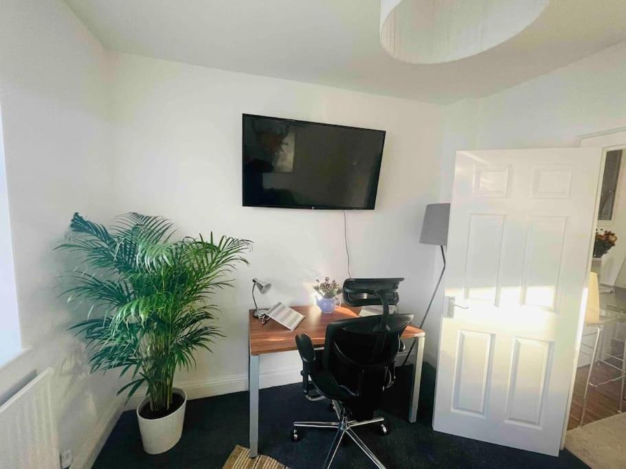 Lovely 1 Bedroom Flat+living With A Sofa Bed Appartement Londres