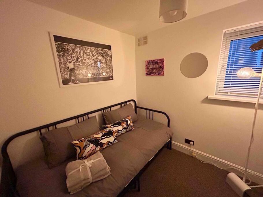 Apartamento Flat Next To Central Line Underground Station Londres