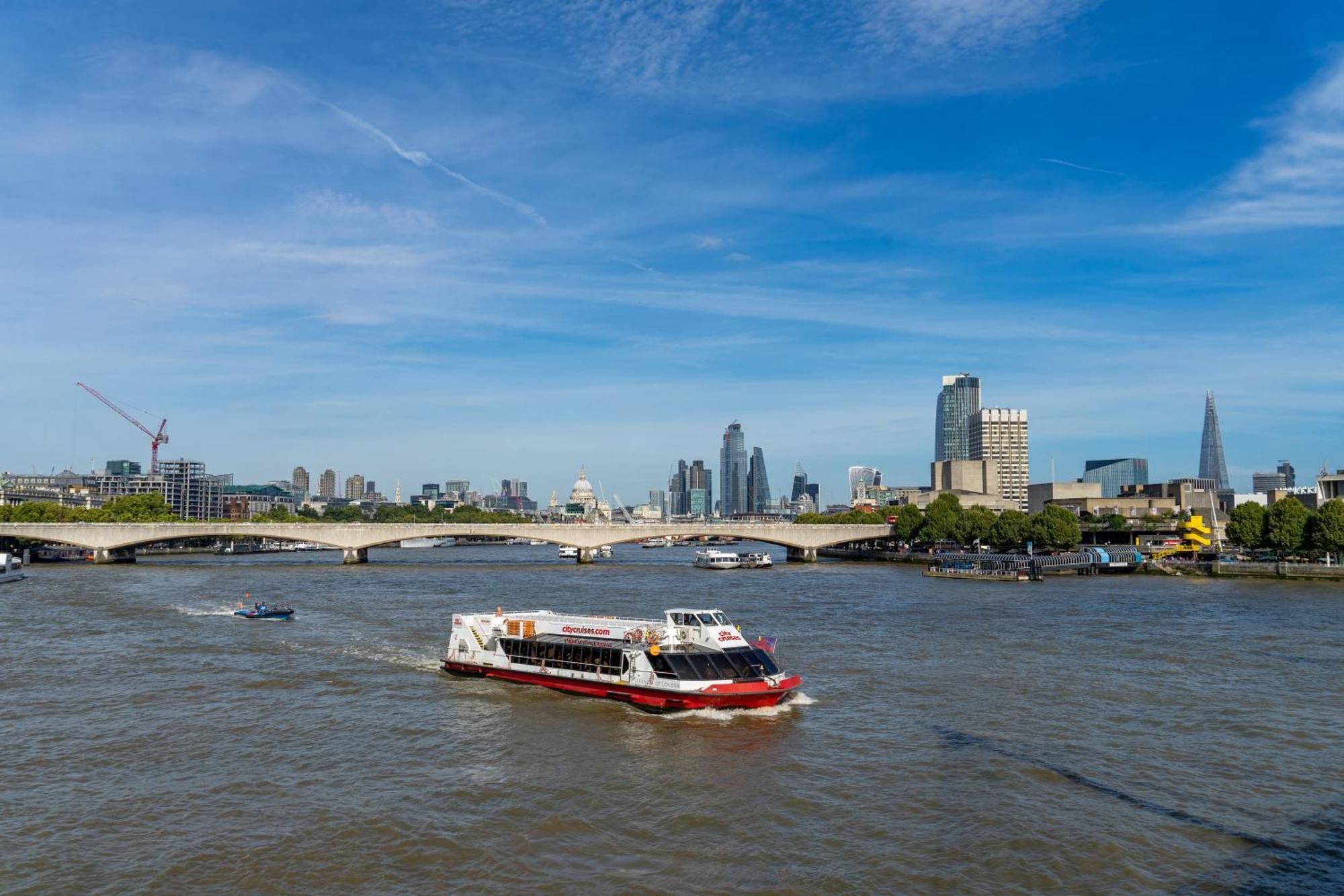 Spacious & Luxurious 2-bed In Londres