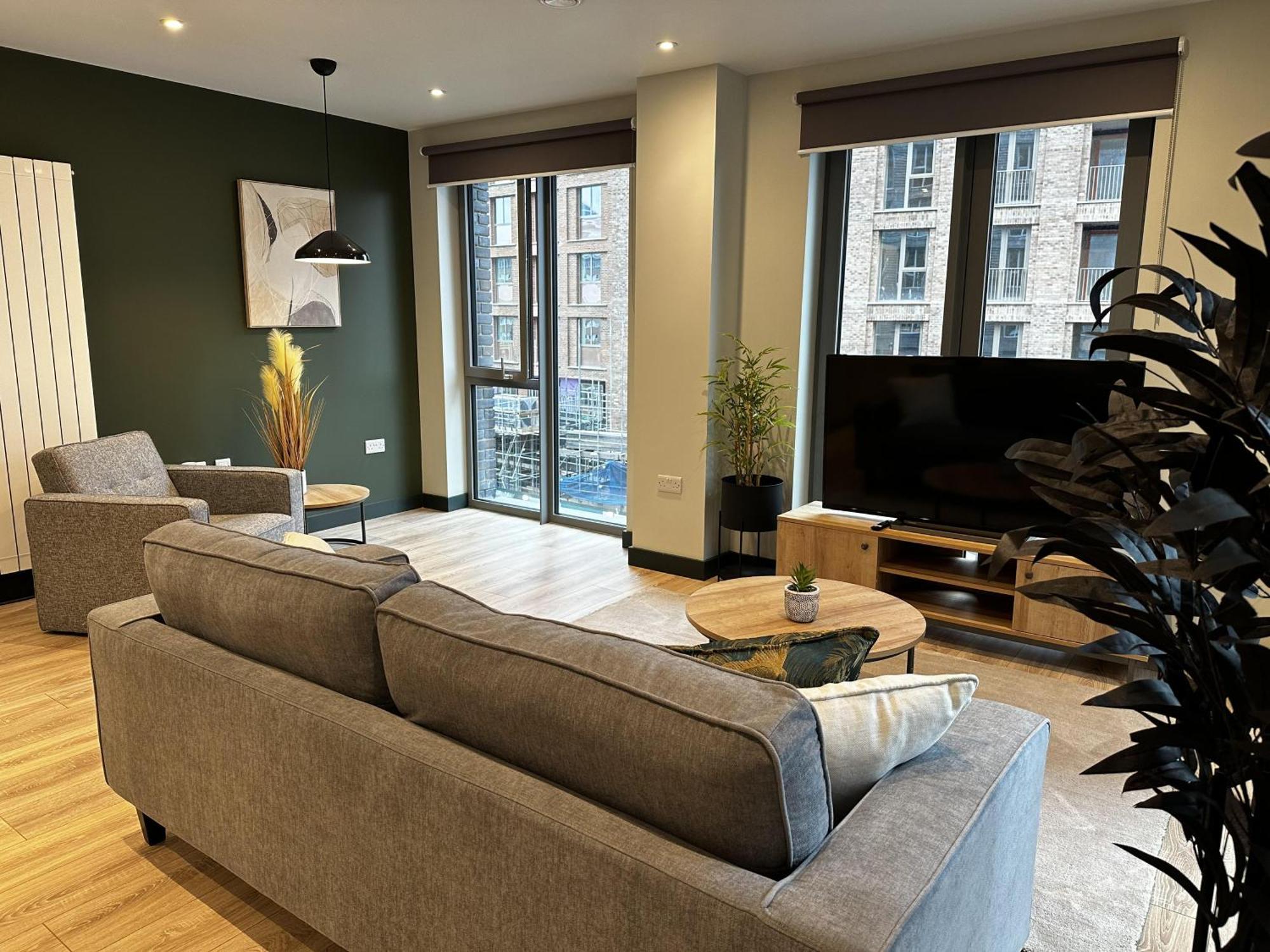 Spacious & Luxurious 2-bed In Appartement