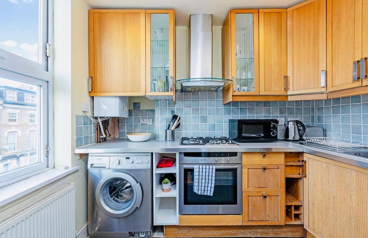 Charming Apartment, Sleeps 4- 15 Mins To Apartamento