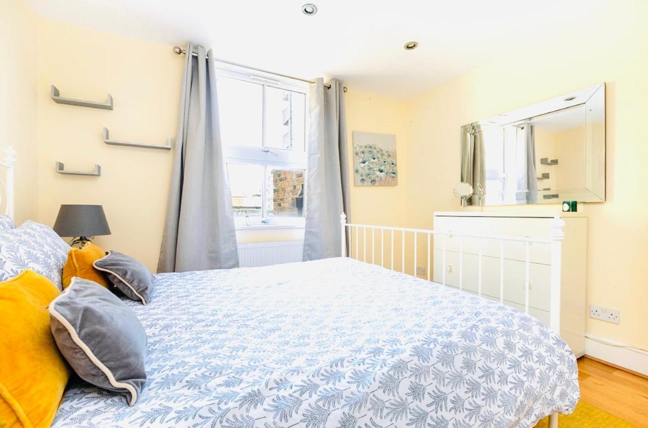 Charming Apartment, Sleeps 4- 15 Mins To Londres