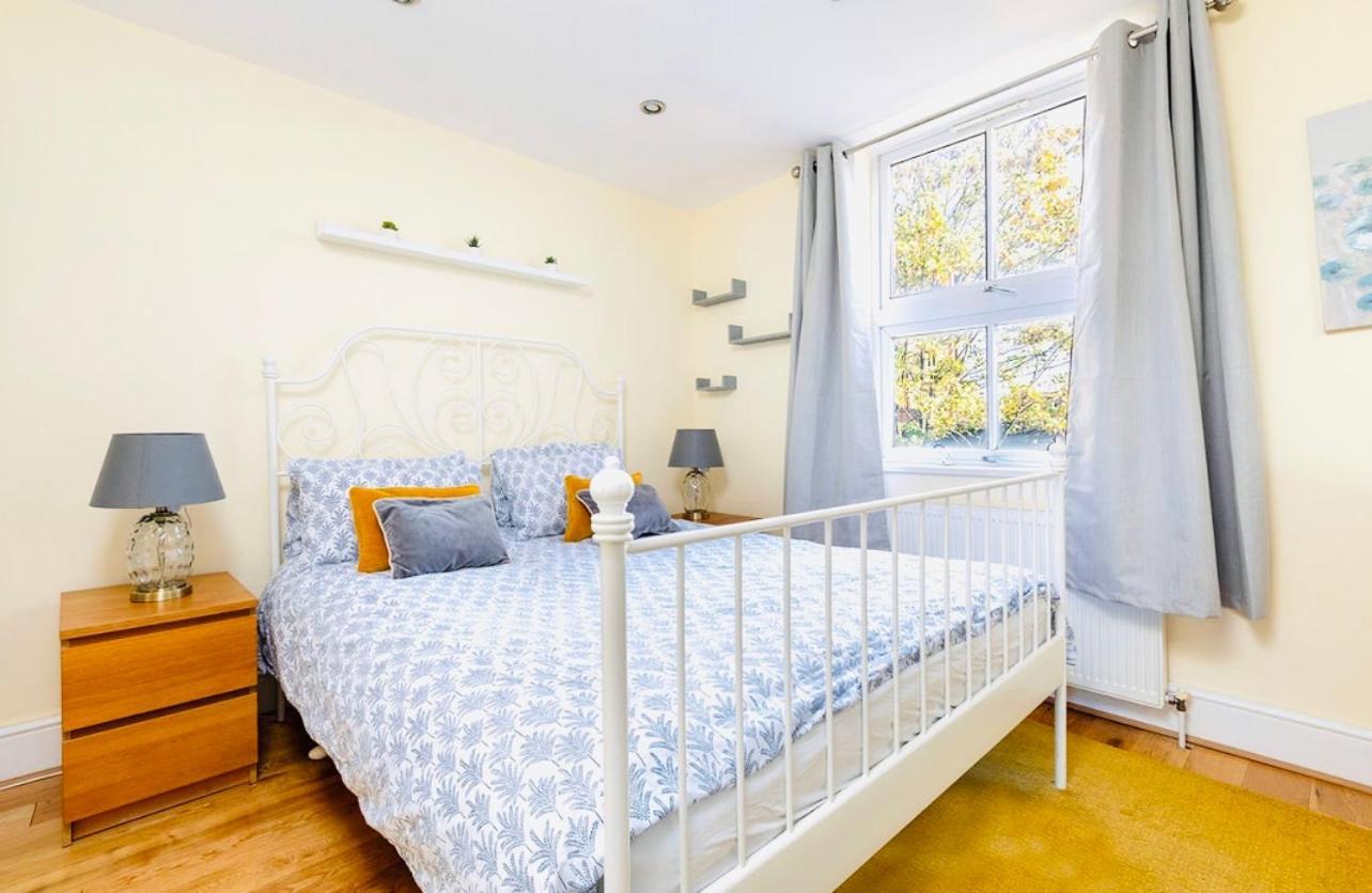 Charming Apartment, Sleeps 4- 15 Mins To * Londres