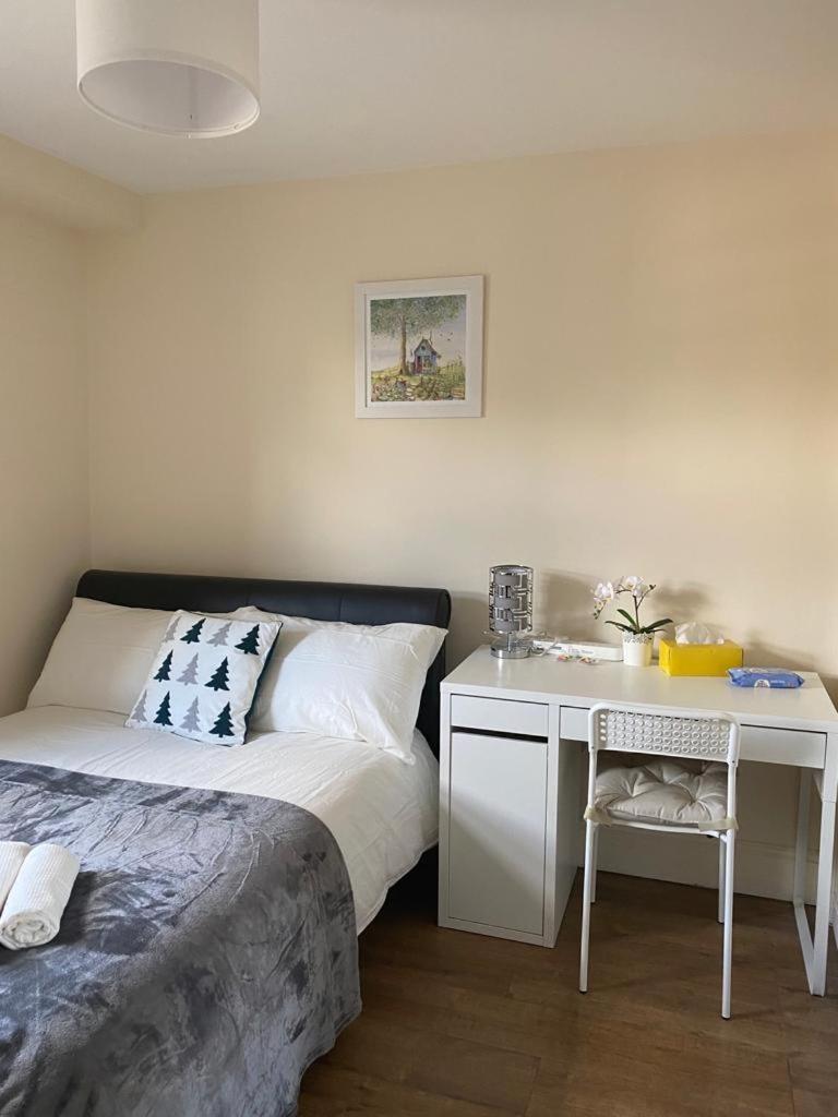 Hospedagem domiciliar Lovely Private In Camden, Londres