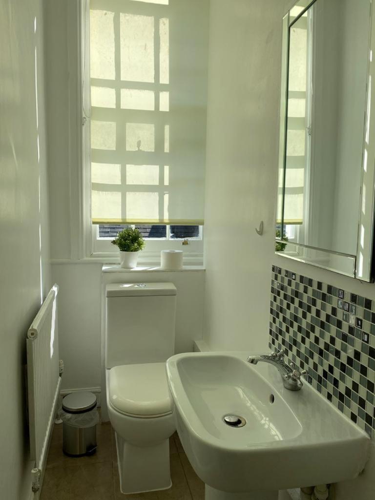 Lovely Private In Camden, Quarto em Acomodações Particulares