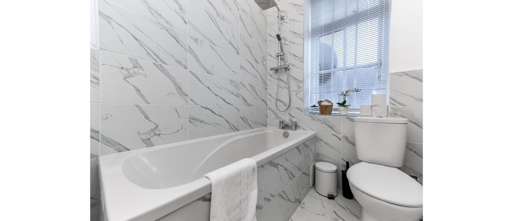 Stylish Living: 3-bd Close To Everything! Appartement