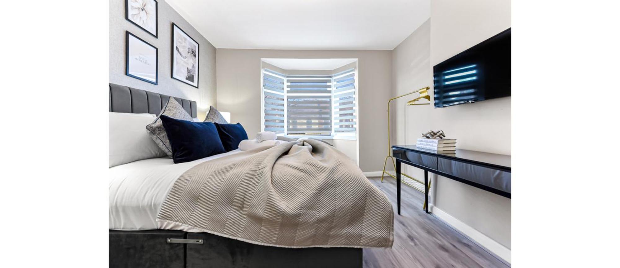 Serene, Stylish, Spacious Brand New For 2023! Appartement Londen