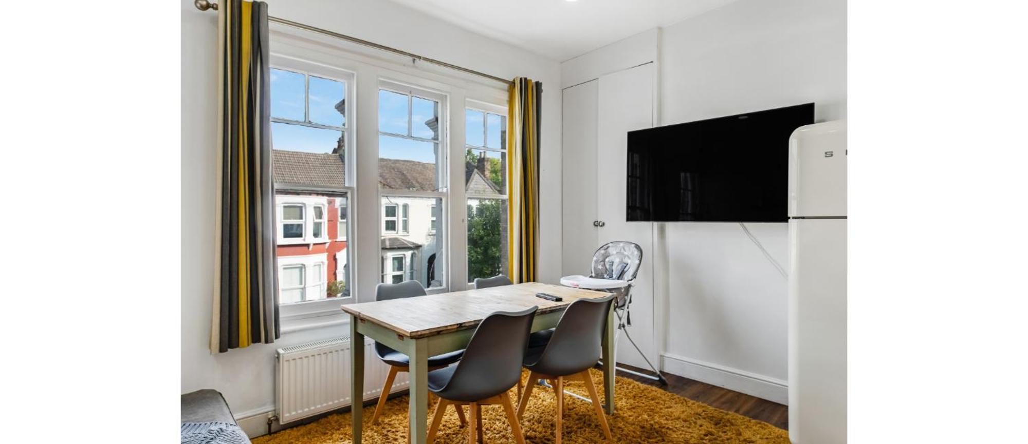Spacious Two Bedroom In Wood Green London
