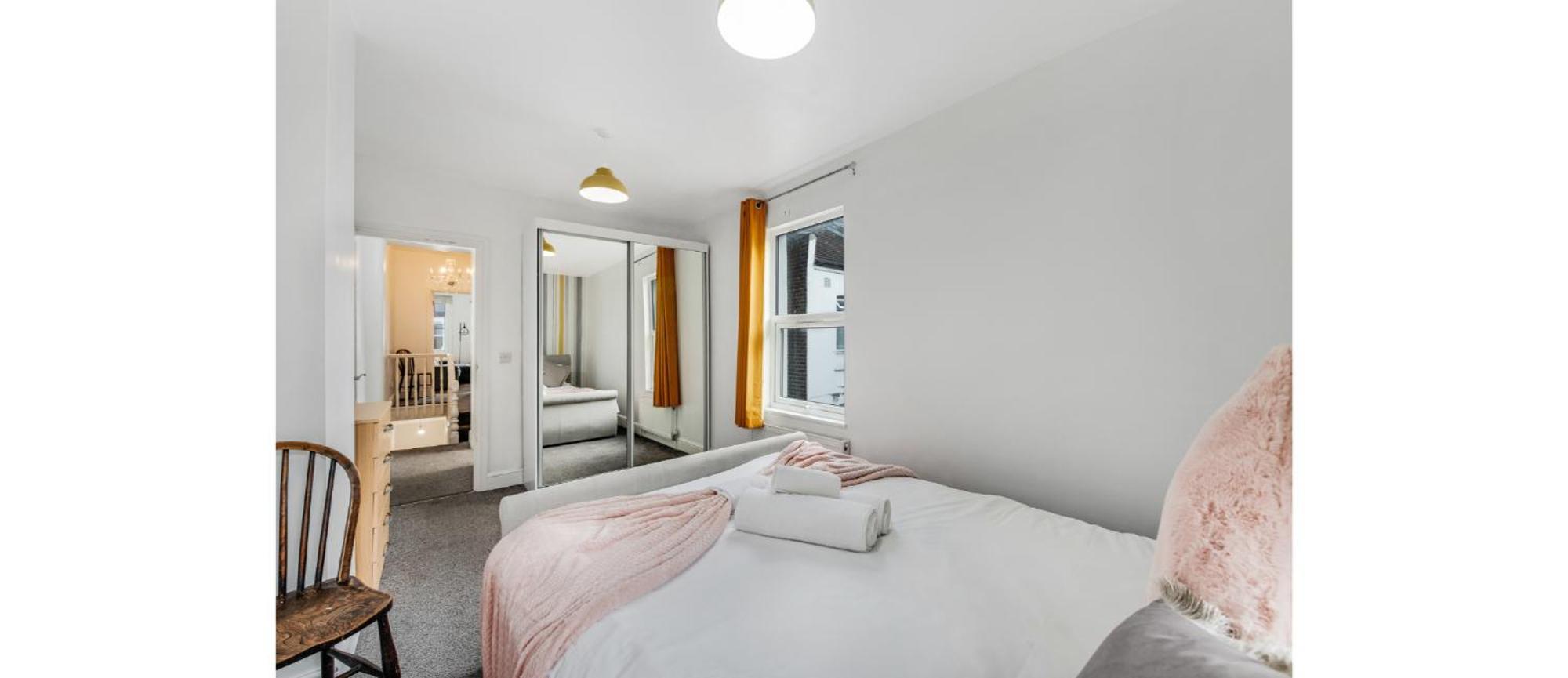 Spacious Two Bedroom In Wood Green Apartment London