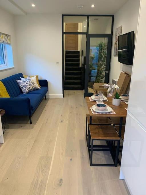 Apartment In Greater 2 Bedroom London