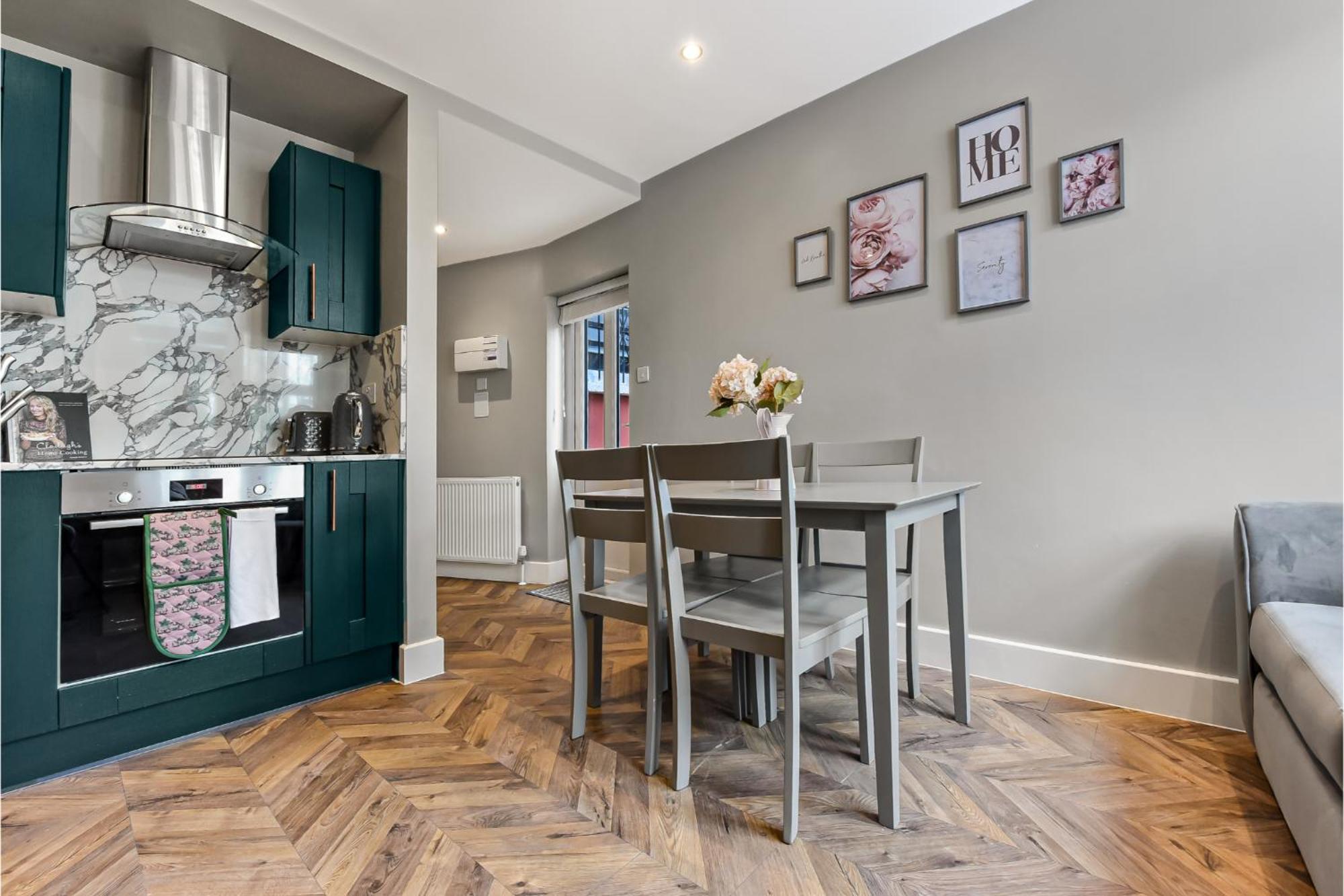 Appartement Lovely 2 Bedroom With Grill *