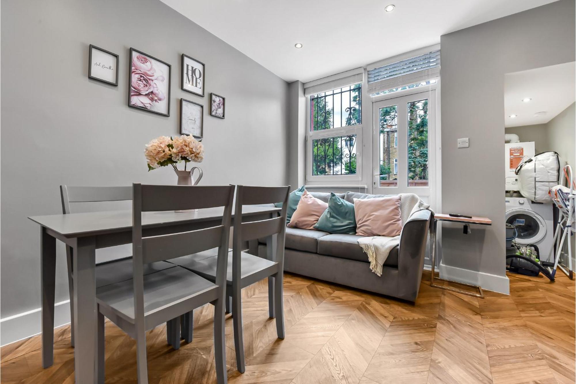 Lovely 2 Bedroom With Grill