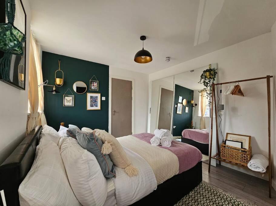 Stylish Putney Village Flat Apartment London
