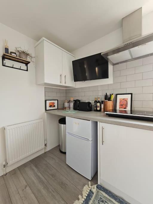 Stylish Putney Village Flat *