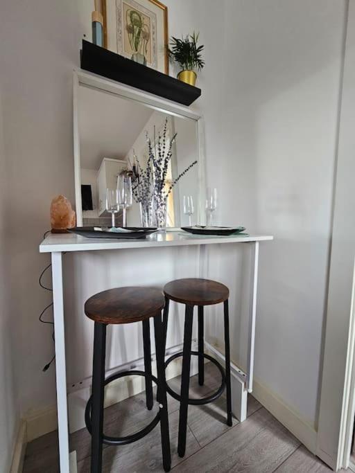 Stylish Putney Village Flat * London