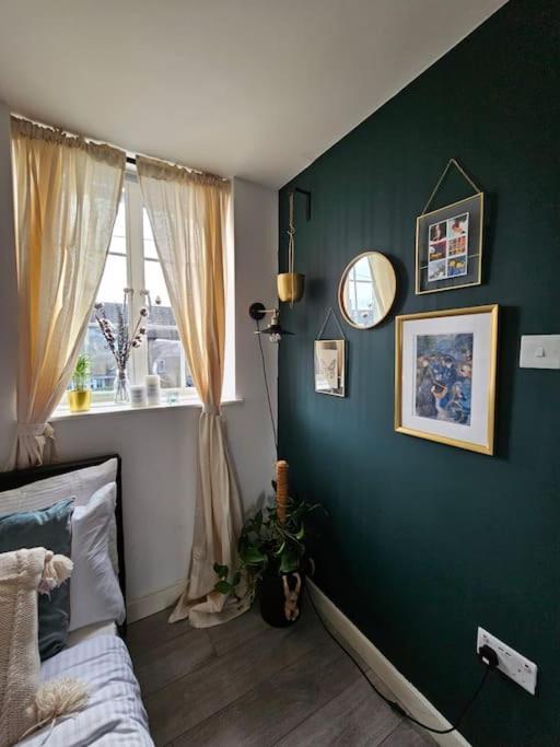 Stylish Putney Village Flat * London
