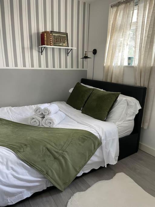 One Bedroom Putney Village Flat Apartamento Londres