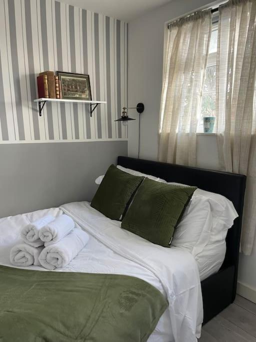 One Bedroom Putney Village Flat Apartamento Londres