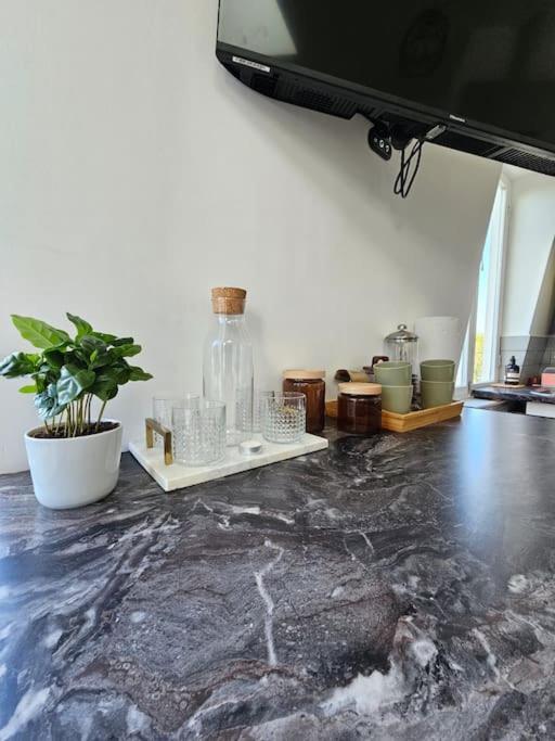 Cosy And Quiet One Bedroom Thames Flat Apartamento *