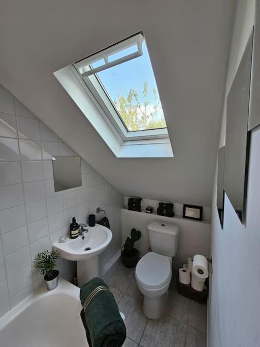 Cosy And Quiet One Bedroom Thames Flat Apartamento