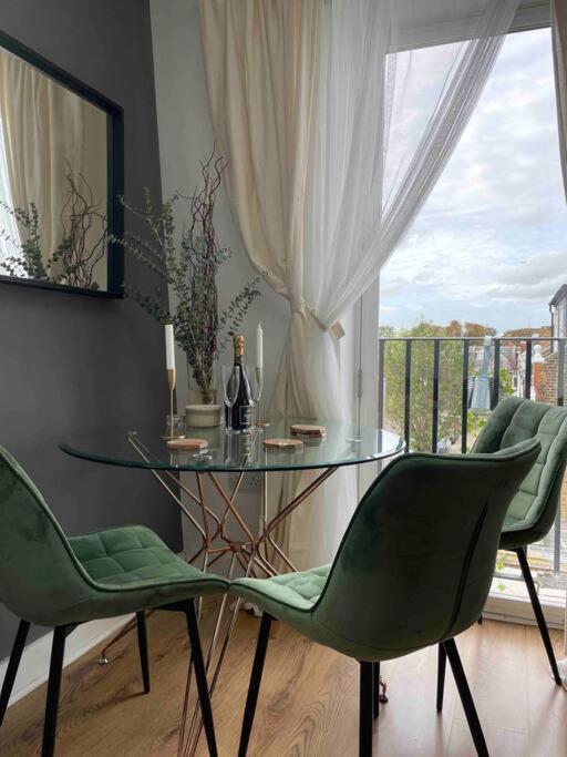 Appartement Cosy And Quiet One Bedroom Thames Flat Londen