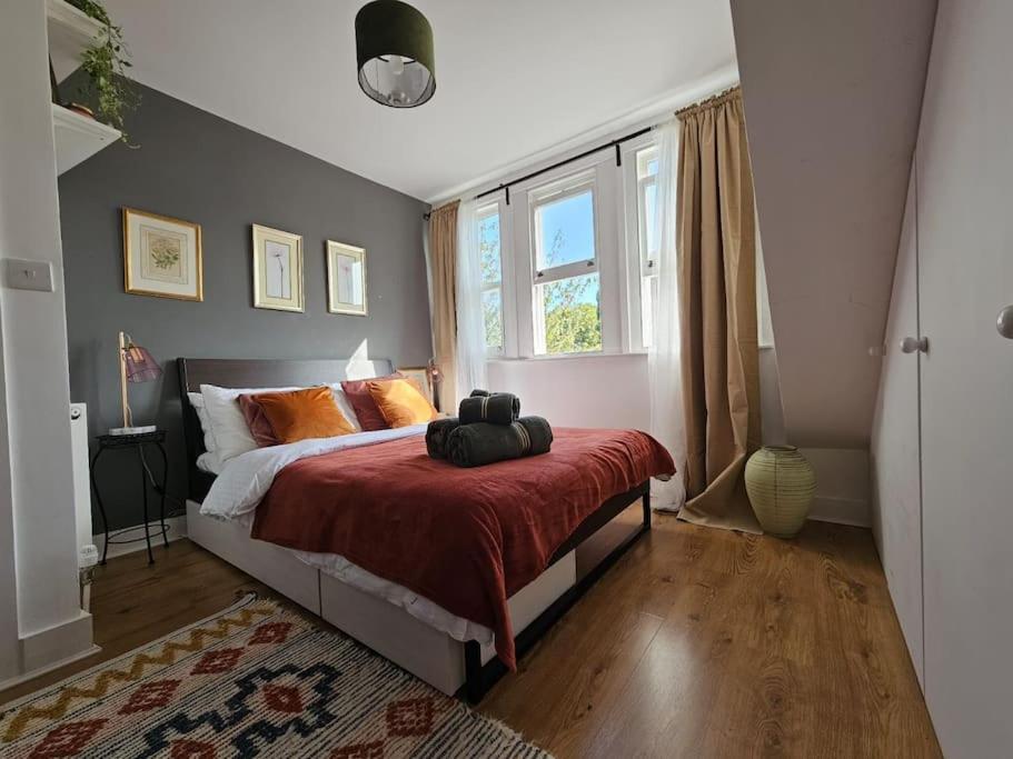 Cosy And Quiet One Bedroom Thames Flat Apartamento Londres