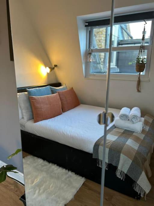 Charming Fulham Flat Apartment