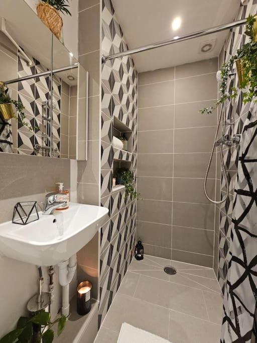 Apartment Beautiful And Spacious Flat *