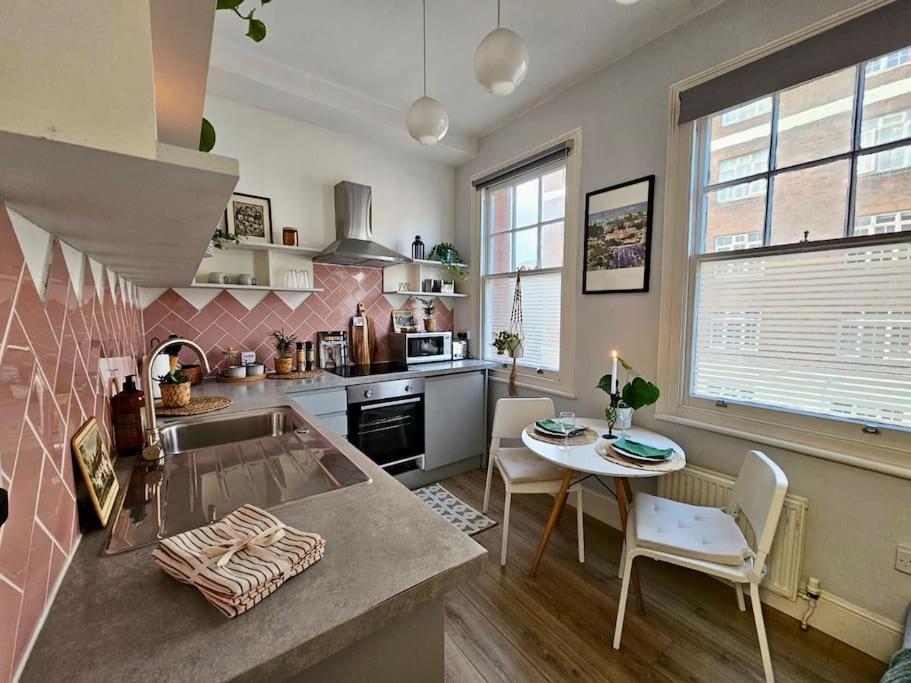 Beautiful And Spacious Flat Apartment *