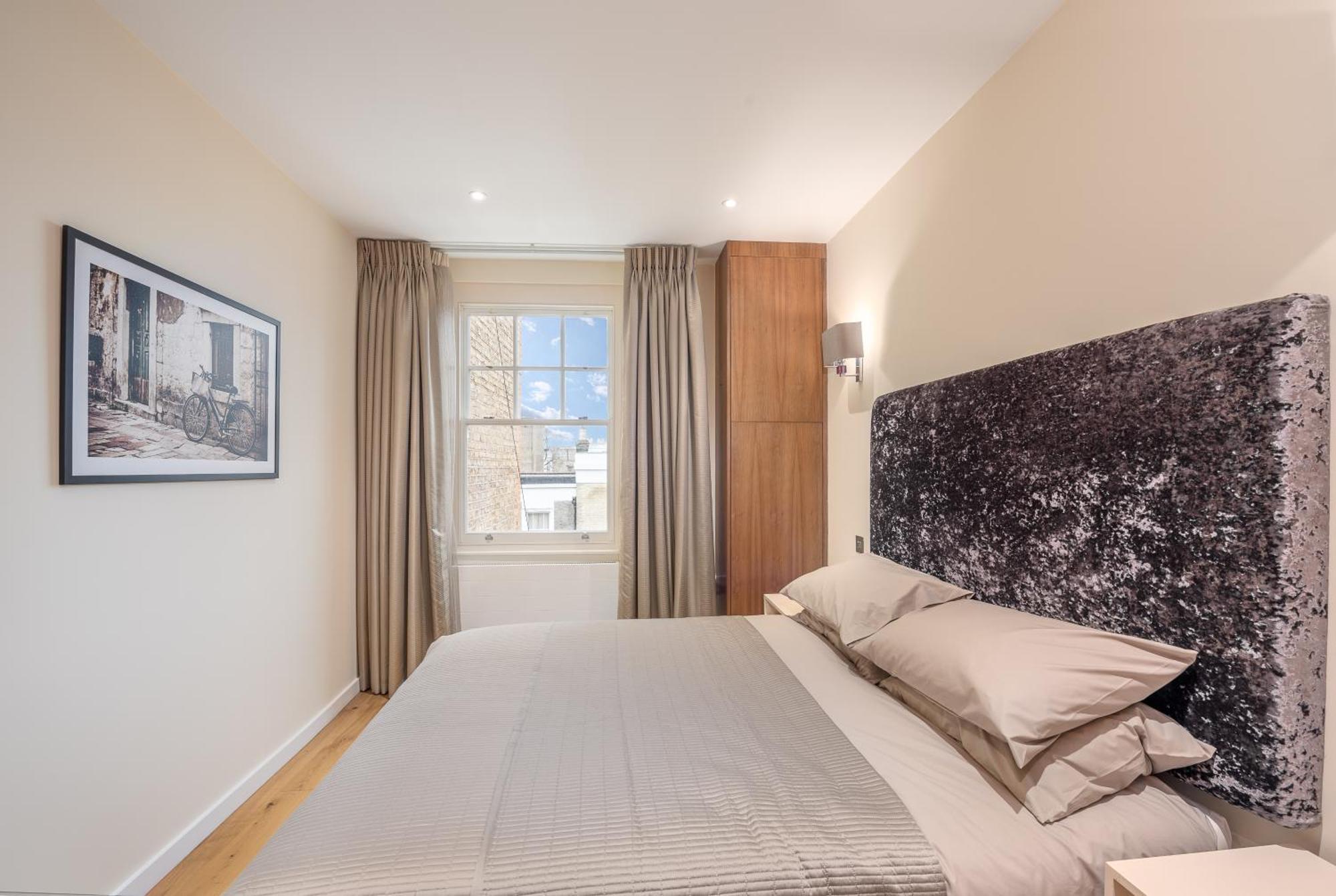 Moments From Hyde Park & Notting Hill With Free Luggage Storage And Washing Machine Appartement Londen