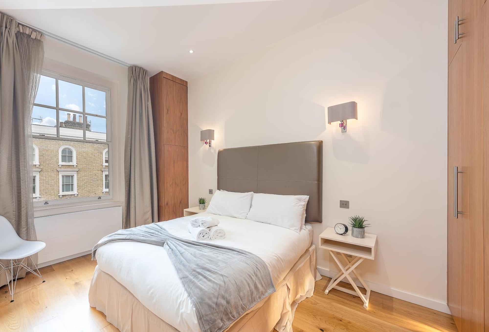 Moments From Hyde Park & Notting Hill With Free Luggage Storage And Washing Machine Appartement Londen