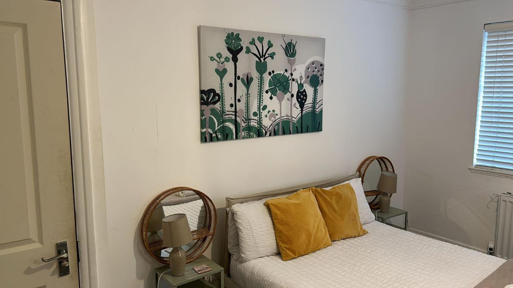 Wandsworth, South Deluxe King 3