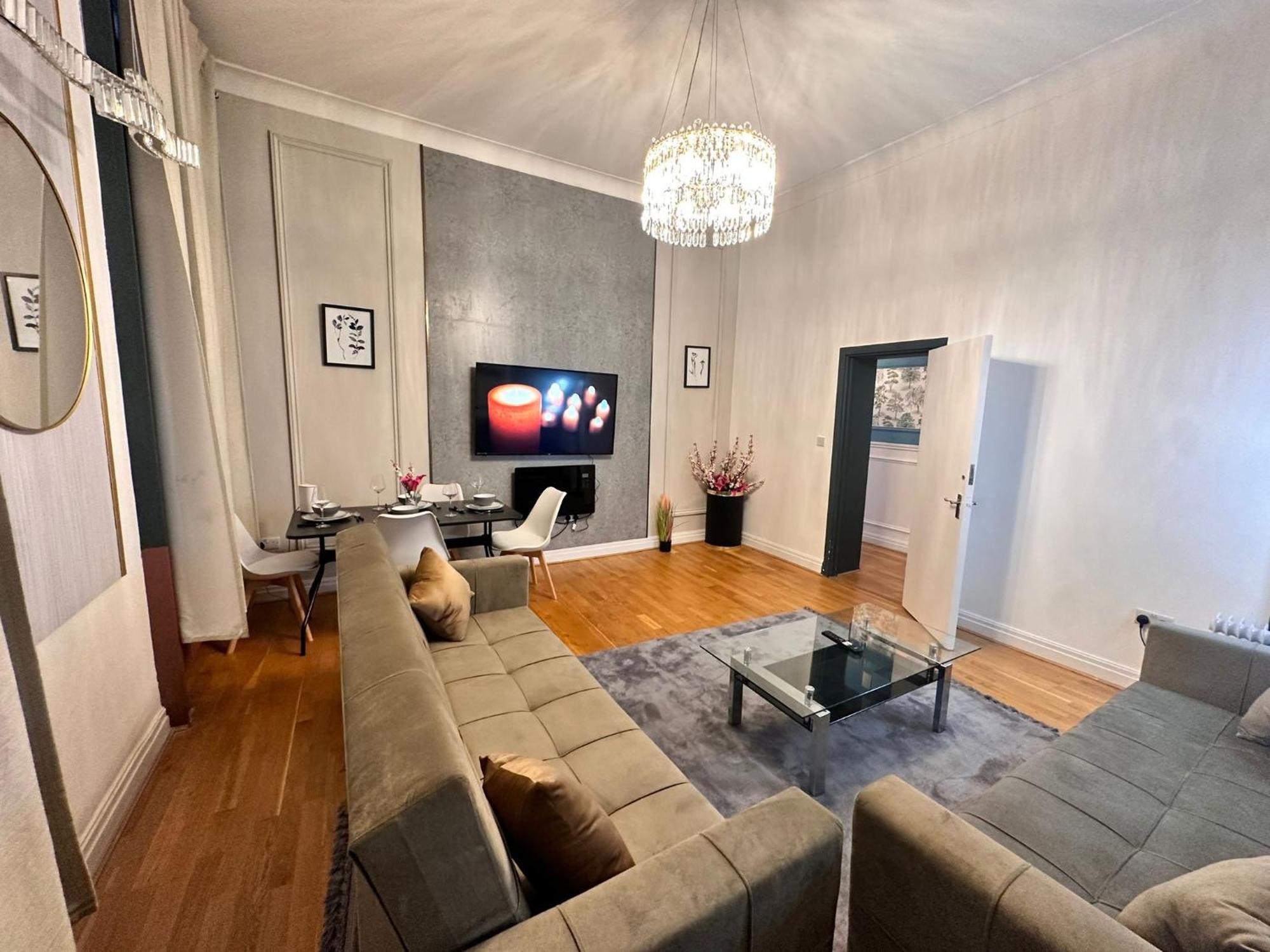Paddington Station - 2-bedrooms, 2-baths And Living - Posh In