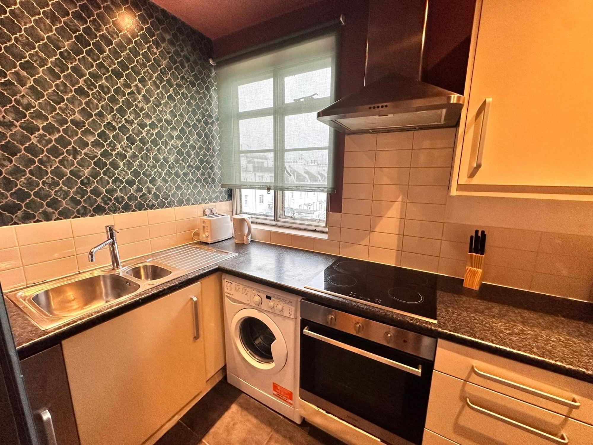 Appartement Paddington Station - 2-bedrooms, 2-baths And Living - Posh In Londen