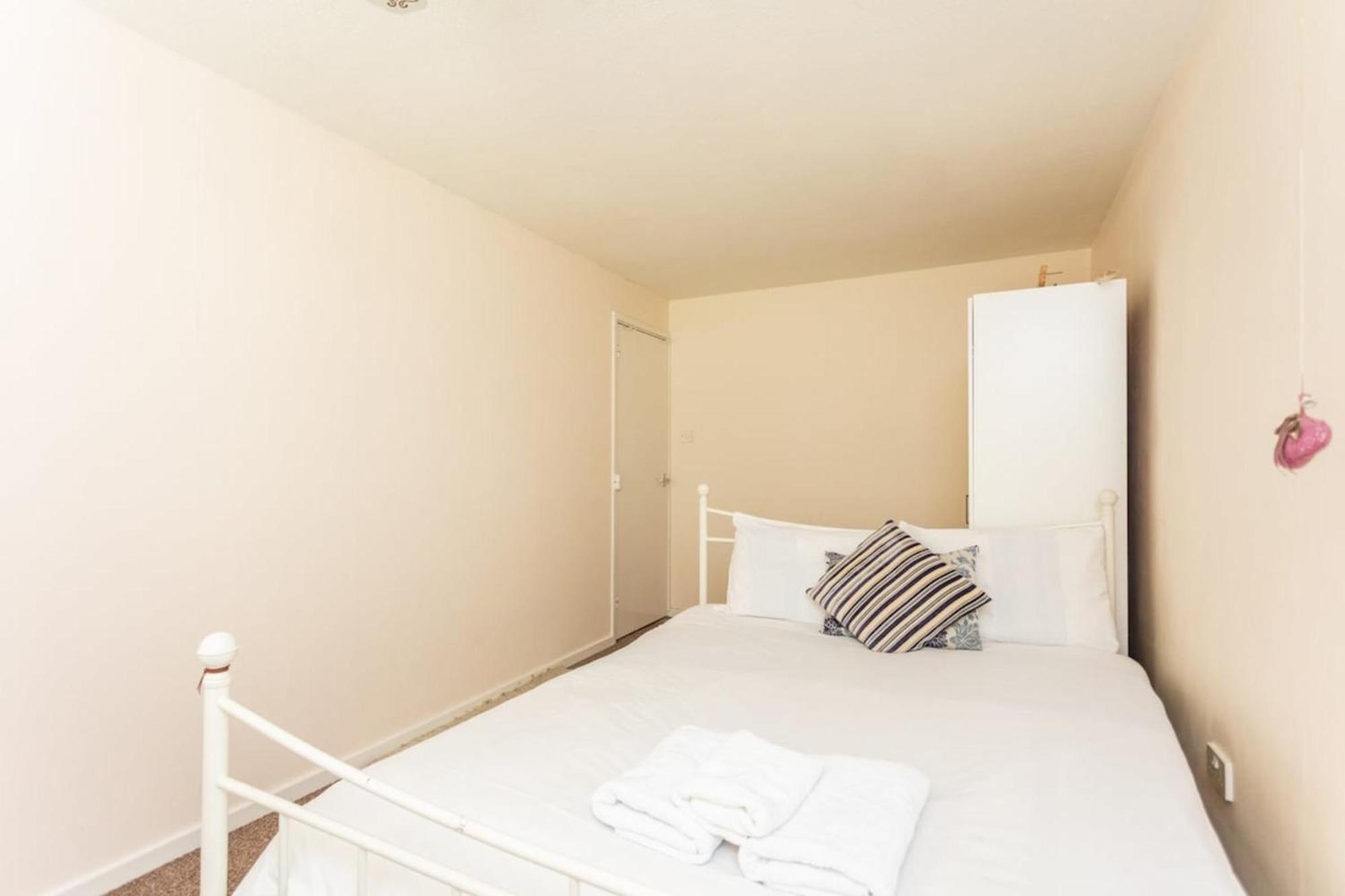Spacious 2bd House Wprivate Garden - Kennington! * Londres