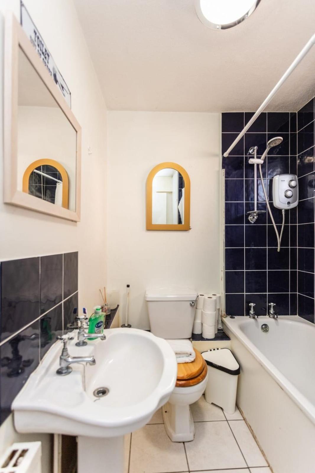 Spacious 2bd House Wprivate Garden - Kennington! Hébergement de vacances *