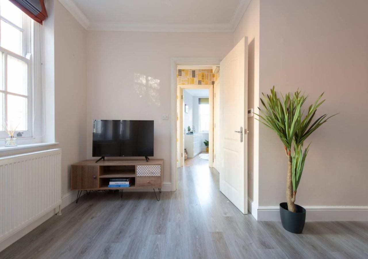 Welcoming And Radiant - One Bedroom In The Heart Of South * Londen