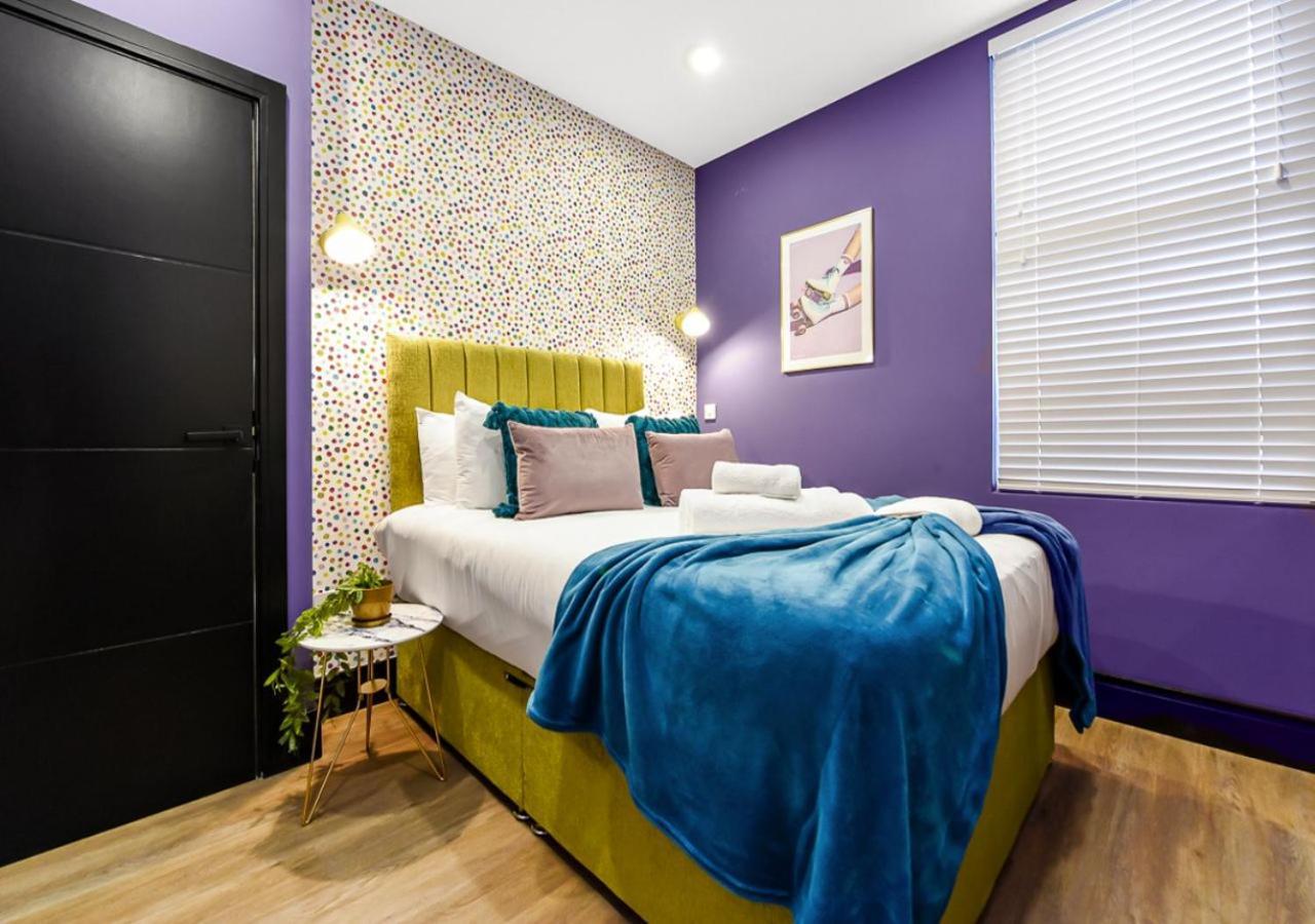 Bright & Colourful House - For A Large Groups *