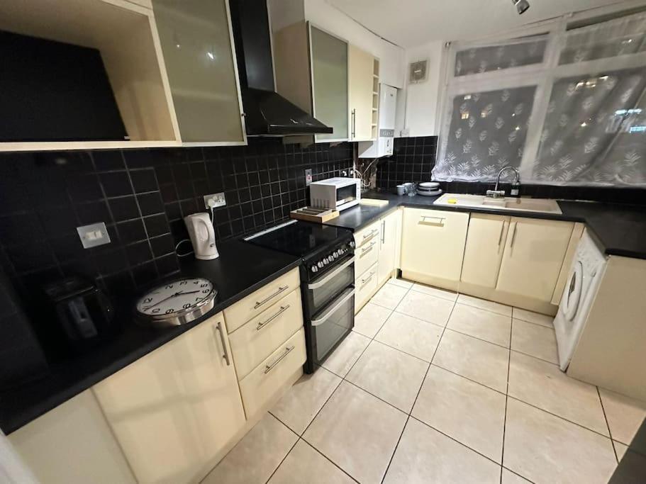 3 Bedroom Garden House Maida Vale Apartamento *