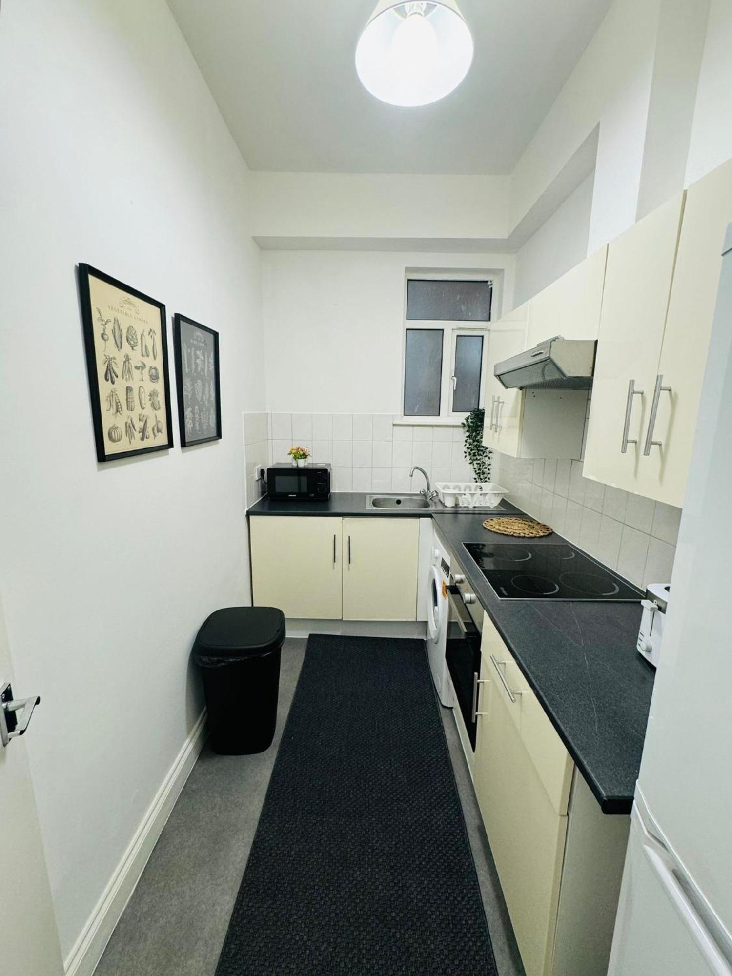 Jubilee 15 Minutes Homestay London