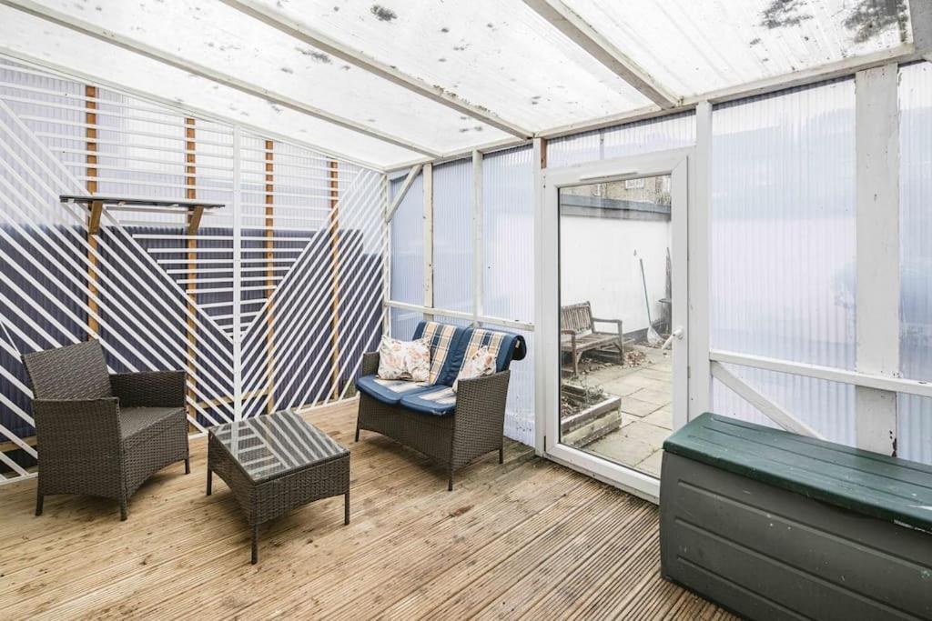 Super Stylish 1bd Flat With Garden In Leytonstone *