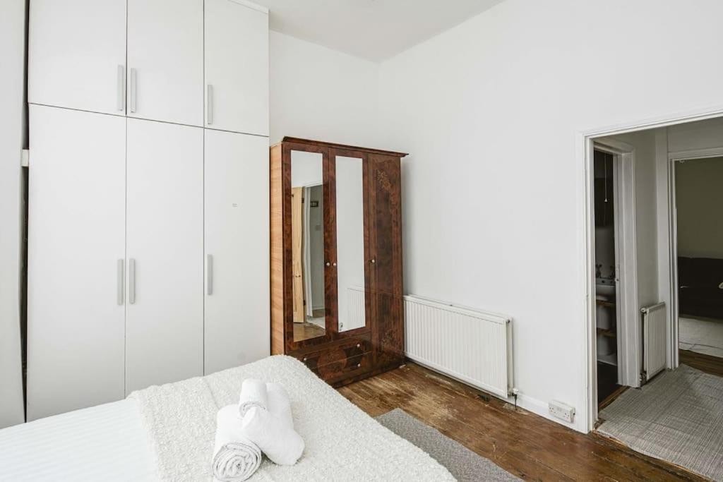 Super Stylish 1bd Flat With Garden In Leytonstone