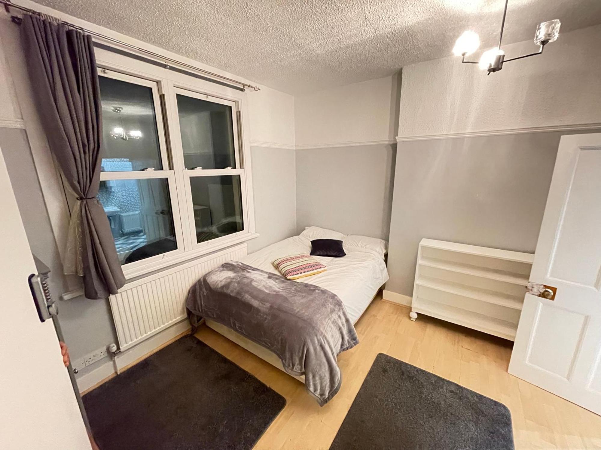 Séjour chez l'habitant With Private Bathroom And Shared Kitchen