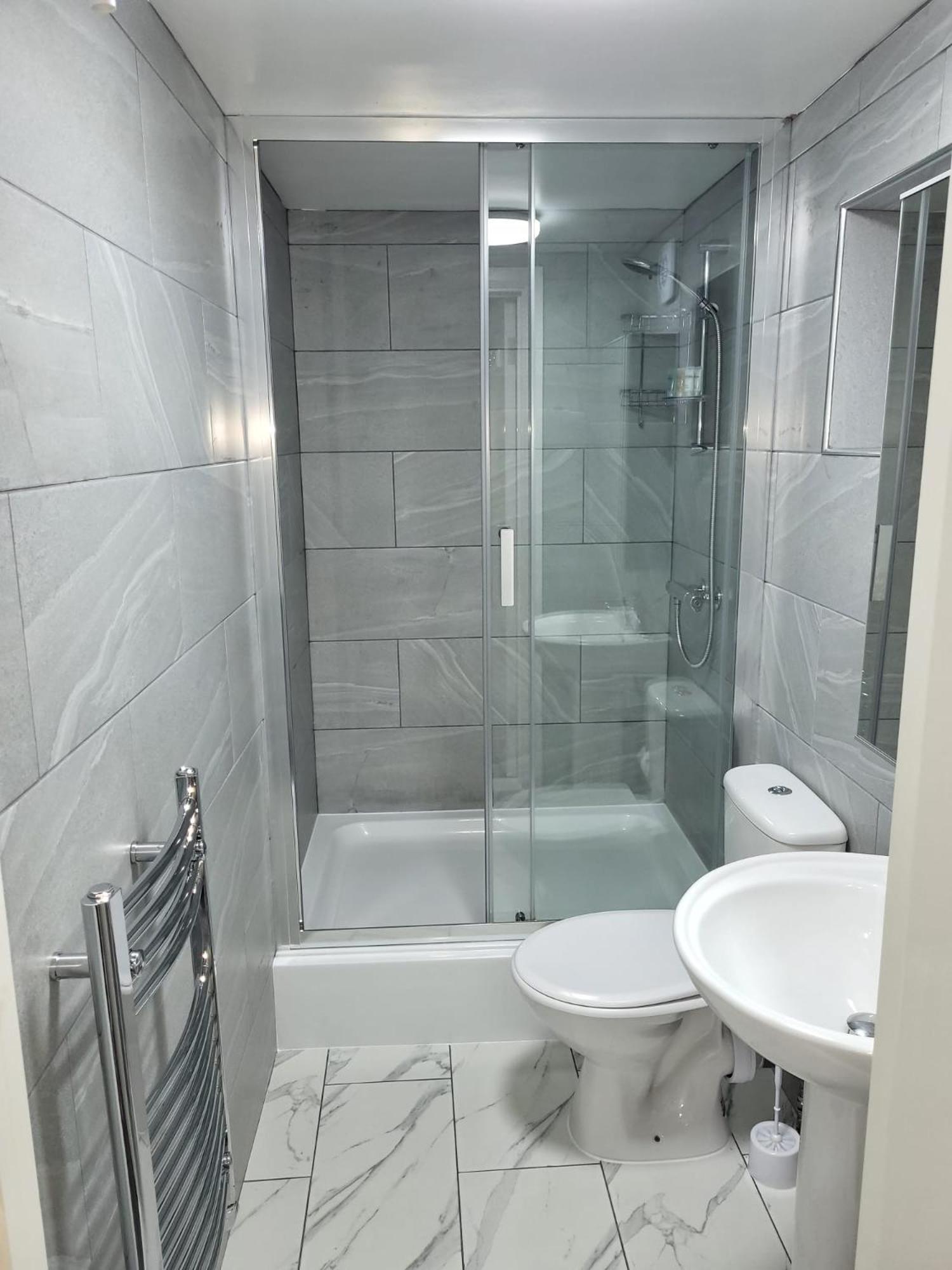 Lovely 2-bed Fully Refurbished House In Londres