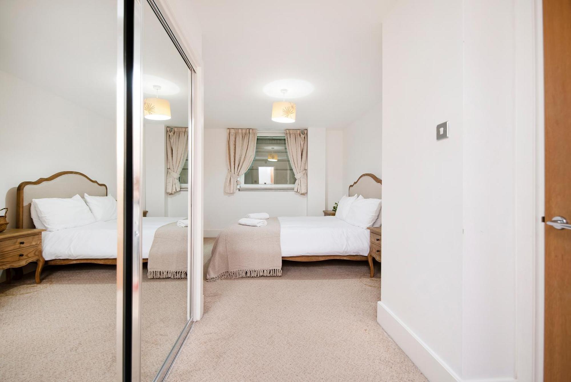 2 Bed 2 Bath Close To Big Ben London