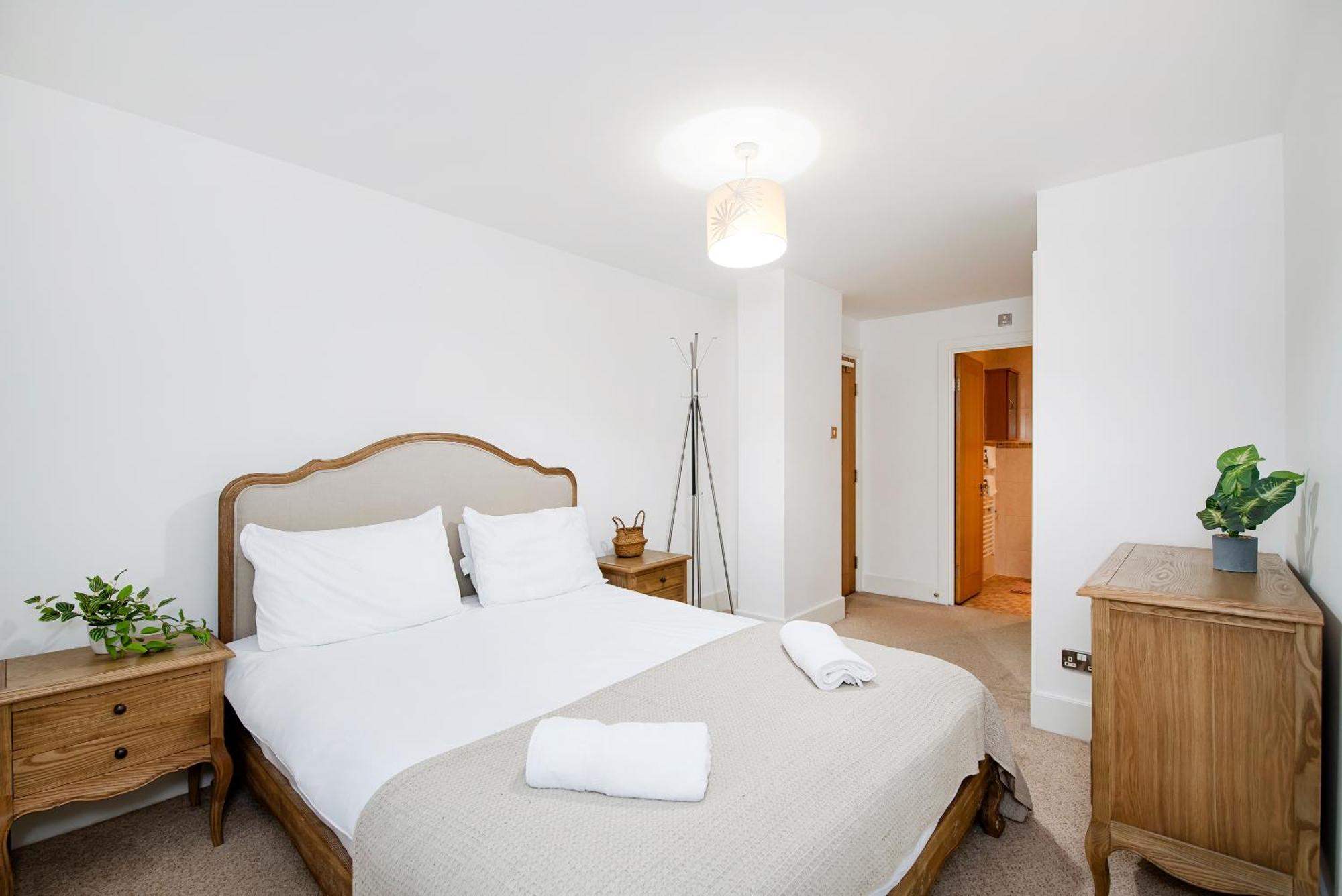 2 Bed 2 Bath Close To Big Ben London